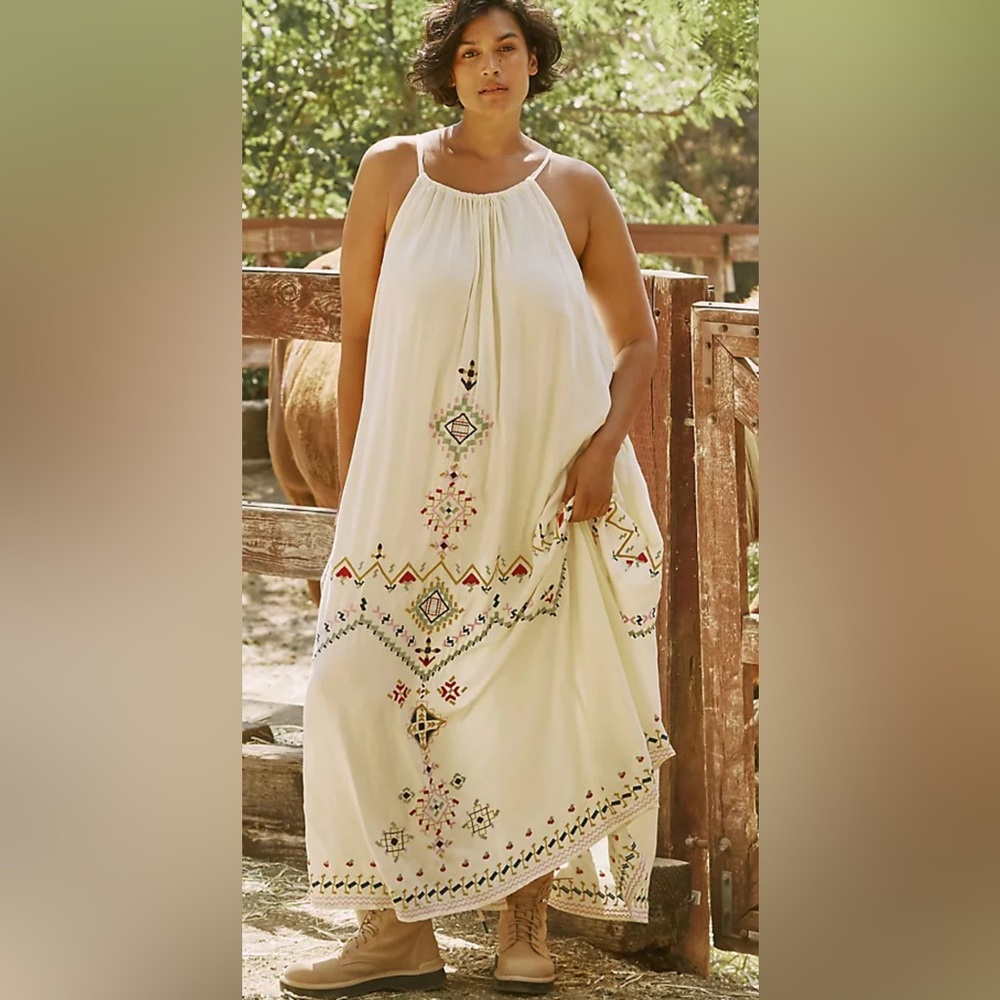 Absolutely, stunning anthropology Embroidered Cream Maxi Dress